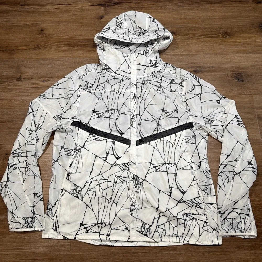 Nike Mens LARGE Run Division Pinnacle Running Jacket DA1286-100 White Black Mesh